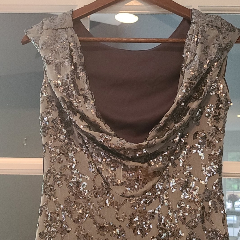 Calvin Klein cap sleeve sequin gown - Picture 3 of 8